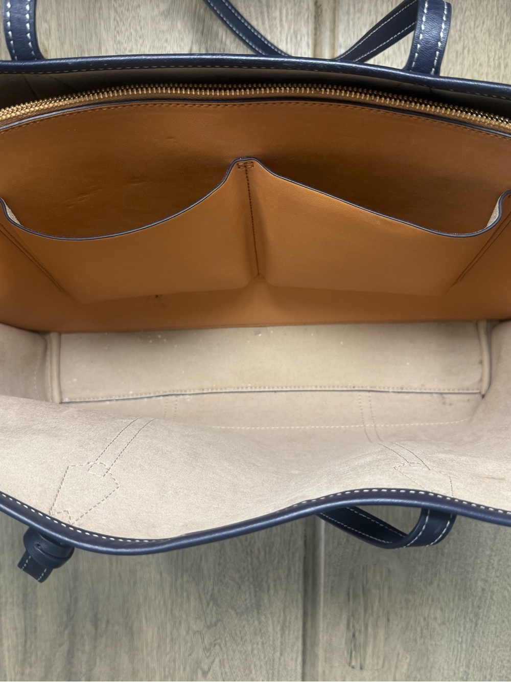 Tory Burch Luxury Tote Bag - Picture 8 of 11